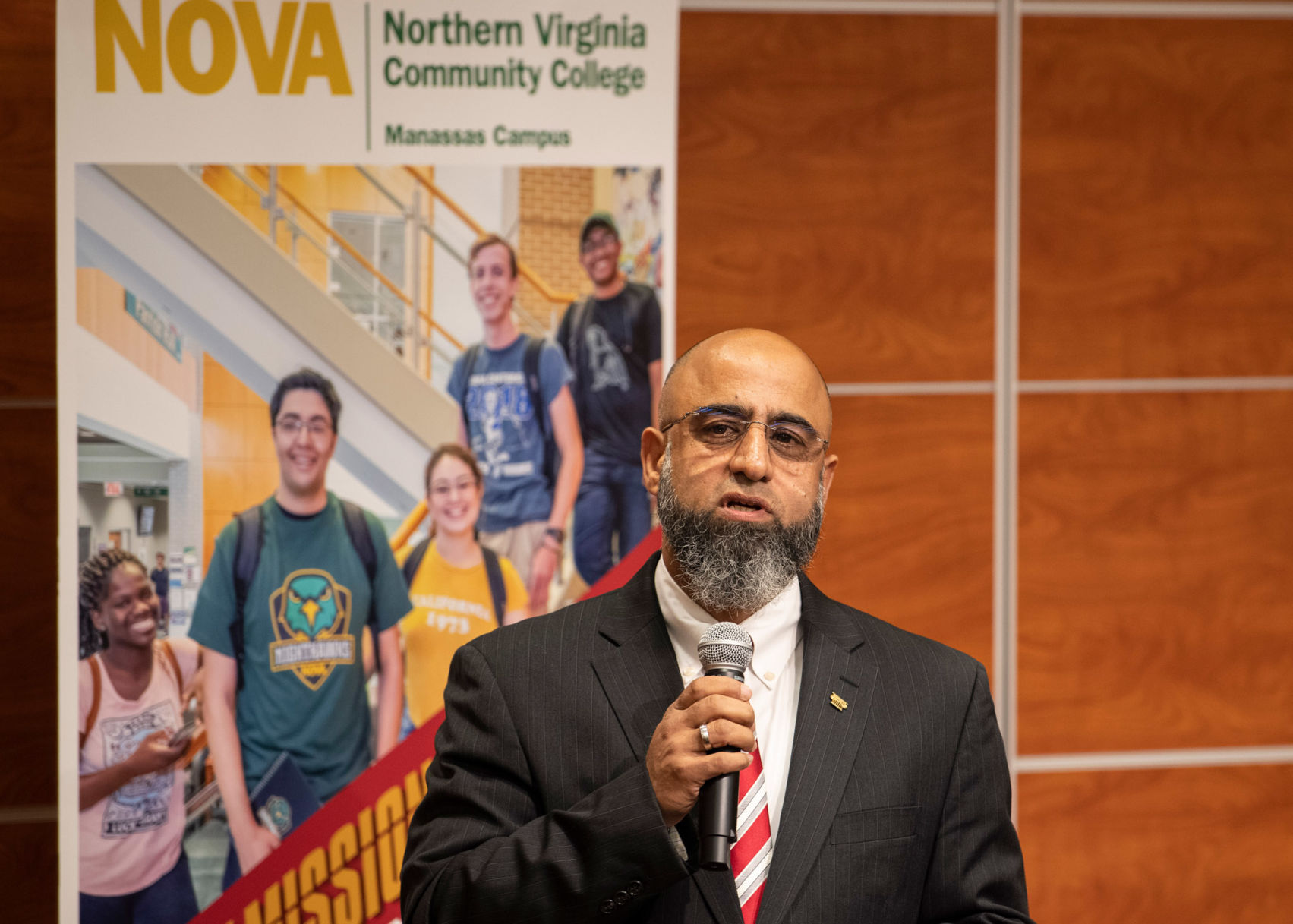 Muneer Baig at oct. 8 debate at NVCC